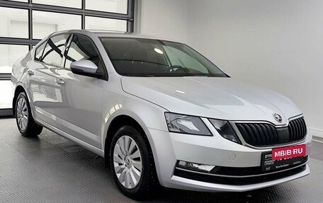 Skoda Octavia, 2017 год, 1 755 000 рублей, 3 фотография