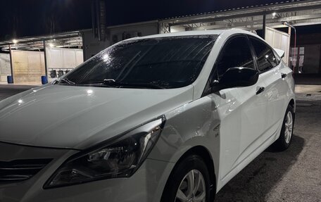 Hyundai Solaris II рестайлинг, 2015 год, 1 200 000 рублей, 3 фотография