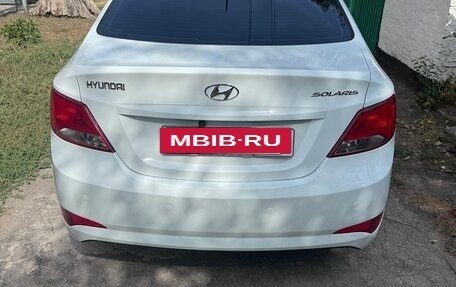 Hyundai Solaris II рестайлинг, 2015 год, 1 200 000 рублей, 2 фотография