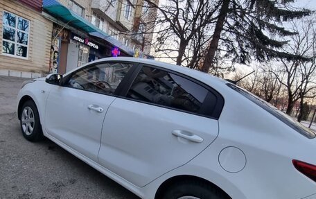 KIA Rio IV, 2018 год, 1 030 000 рублей, 2 фотография