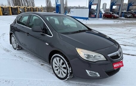 Opel Astra J, 2012 год, 620 000 рублей, 1 фотография