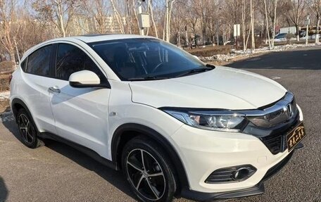 Honda Vezel, 2022 год, 1 580 000 рублей, 3 фотография