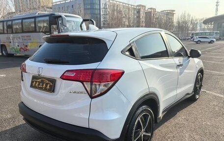 Honda Vezel, 2022 год, 1 580 000 рублей, 4 фотография