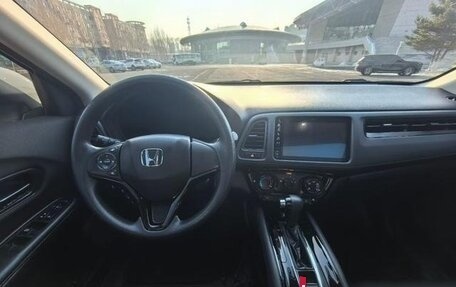 Honda Vezel, 2022 год, 1 580 000 рублей, 9 фотография