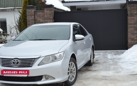 Toyota Camry, 2012 год, 1 377 000 рублей, 2 фотография