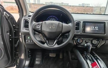 Honda Vezel, 2022 год, 1 690 000 рублей, 10 фотография