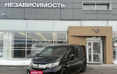 Honda Stepwgn IV, 2017 год, 2 150 000 рублей, 2 фотография