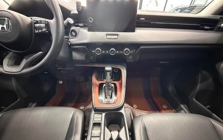 Honda Vezel, 2023 год, 2 220 000 рублей, 14 фотография