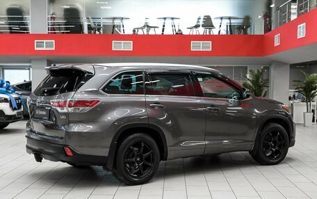 Toyota Highlander III, 2014 год, 2 390 000 рублей, 2 фотография