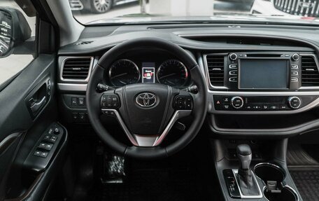 Toyota Highlander III, 2014 год, 2 390 000 рублей, 17 фотография