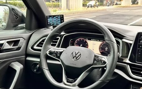 Volkswagen T-Roc I, 2023 год, 3 200 000 рублей, 6 фотография