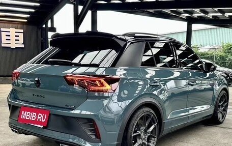 Volkswagen T-Roc I, 2023 год, 3 200 000 рублей, 4 фотография