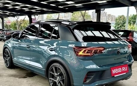 Volkswagen T-Roc I, 2023 год, 3 200 000 рублей, 3 фотография