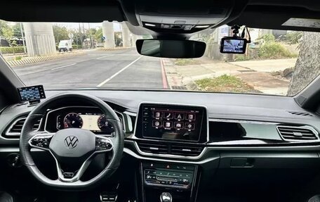 Volkswagen T-Roc I, 2023 год, 3 200 000 рублей, 15 фотография