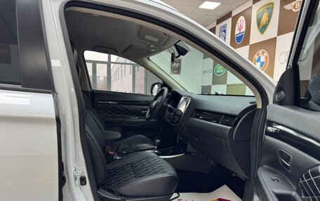 Mitsubishi Outlander III рестайлинг 3, 2022 год, 2 328 000 рублей, 8 фотография