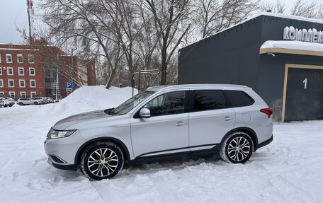 Mitsubishi Outlander III рестайлинг 3, 2016 год, 2 100 000 рублей, 1 фотография