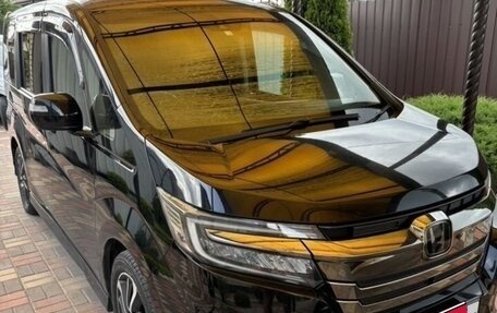 Honda Stepwgn IV, 2017 год, 1 299 000 рублей, 1 фотография
