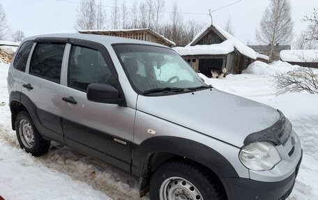 Chevrolet Niva I рестайлинг, 2017 год, 690 000 рублей, 1 фотография