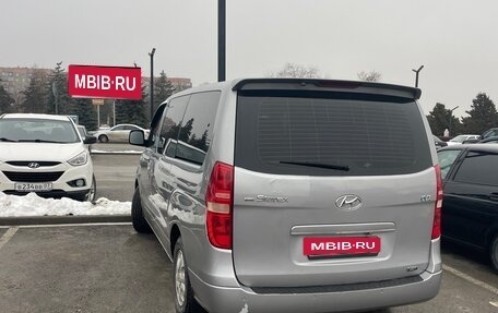 Hyundai Grand Starex Grand Starex I рестайлинг 2, 2011 год, 1 850 000 рублей, 1 фотография