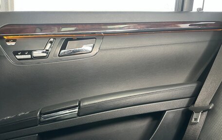 Mercedes-Benz S-Класс, 2005 год, 1 800 000 рублей, 29 фотография