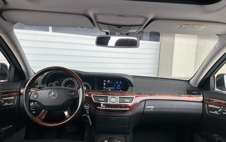 Mercedes-Benz S-Класс, 2005 год, 1 800 000 рублей, 30 фотография