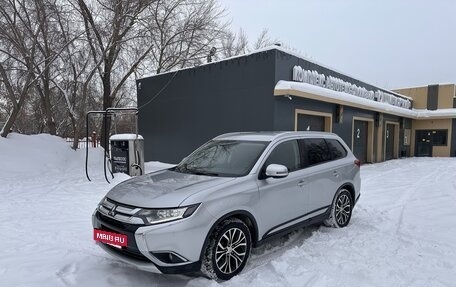 Mitsubishi Outlander III рестайлинг 3, 2016 год, 2 100 000 рублей, 6 фотография
