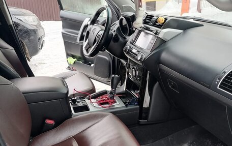 Toyota Land Cruiser Prado 150 рестайлинг 2, 2016 год, 3 600 000 рублей, 9 фотография