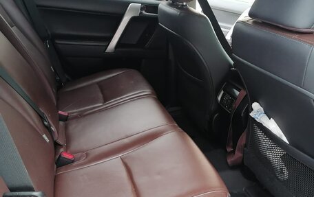 Toyota Land Cruiser Prado 150 рестайлинг 2, 2016 год, 3 600 000 рублей, 13 фотография