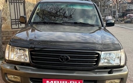 Toyota Land Cruiser 100 рестайлинг 2, 2001 год, 3 500 000 рублей, 3 фотография