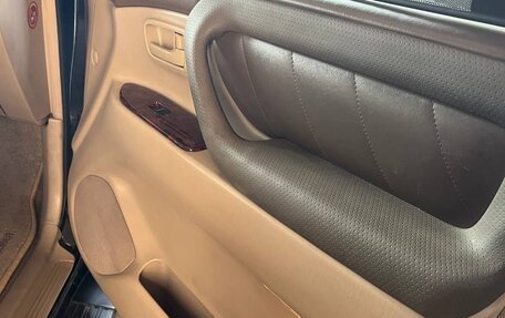 Toyota Land Cruiser 100 рестайлинг 2, 2001 год, 3 500 000 рублей, 16 фотография