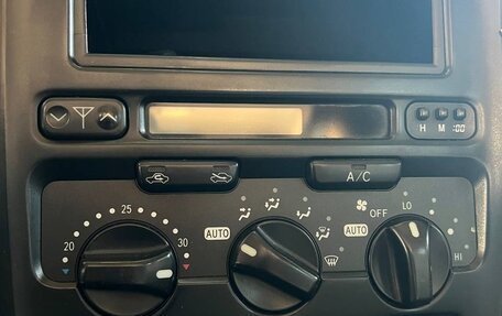 Toyota Land Cruiser 100 рестайлинг 2, 2001 год, 3 500 000 рублей, 24 фотография