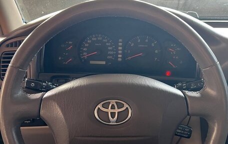 Toyota Land Cruiser 100 рестайлинг 2, 2001 год, 3 500 000 рублей, 30 фотография