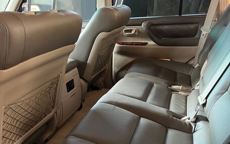 Toyota Land Cruiser 100 рестайлинг 2, 2001 год, 3 500 000 рублей, 36 фотография