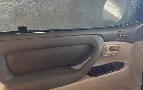 Toyota Land Cruiser 100 рестайлинг 2, 2001 год, 3 500 000 рублей, 34 фотография