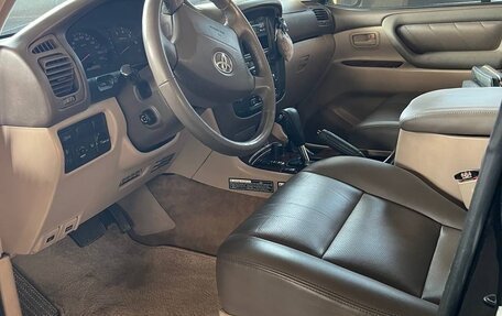 Toyota Land Cruiser 100 рестайлинг 2, 2001 год, 3 500 000 рублей, 33 фотография