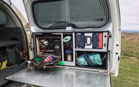 Toyota Land Cruiser Prado 150 рестайлинг 2, 2010 год, 5 000 000 рублей, 6 фотография