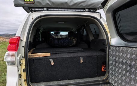 Toyota Land Cruiser Prado 150 рестайлинг 2, 2010 год, 5 000 000 рублей, 5 фотография