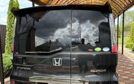 Honda Stepwgn IV, 2017 год, 1 299 000 рублей, 2 фотография