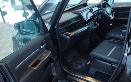 Honda Stepwgn IV, 2017 год, 1 299 000 рублей, 12 фотография