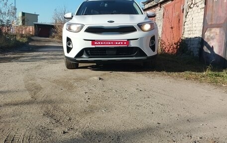 KIA Stonic, 2020 год, 1 850 000 рублей, 2 фотография