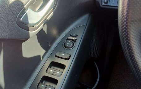 KIA Stonic, 2020 год, 1 850 000 рублей, 13 фотография