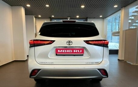 Toyota Highlander, 2025 год, 5 189 000 рублей, 33 фотография