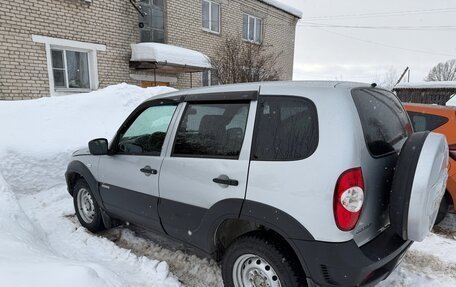 Chevrolet Niva I рестайлинг, 2017 год, 690 000 рублей, 2 фотография