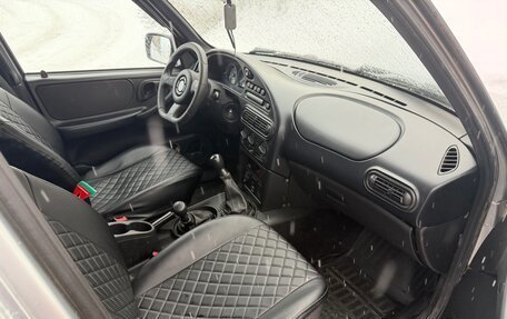 Chevrolet Niva I рестайлинг, 2017 год, 690 000 рублей, 7 фотография