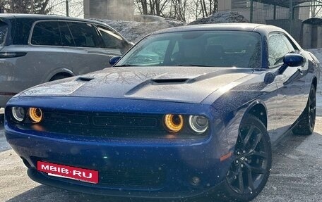 Dodge Challenger III рестайлинг 2, 2021 год, 5 150 000 рублей, 6 фотография