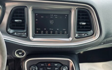 Dodge Challenger III рестайлинг 2, 2021 год, 5 150 000 рублей, 13 фотография