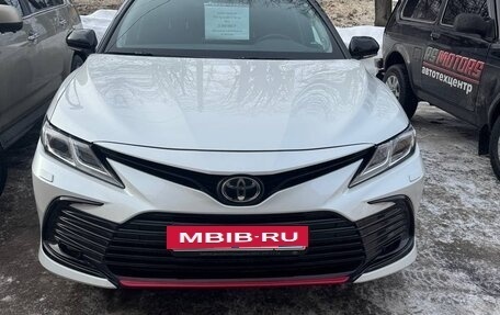 Toyota Camry, 2021 год, 3 300 000 рублей, 5 фотография