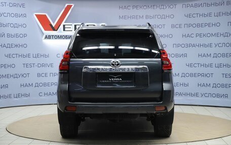 Toyota Land Cruiser Prado 150 рестайлинг 2, 2022 год, 7 500 000 рублей, 6 фотография