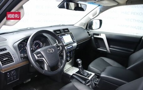 Toyota Land Cruiser Prado 150 рестайлинг 2, 2022 год, 7 500 000 рублей, 10 фотография