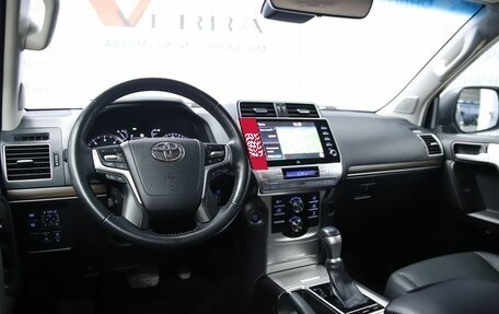 Toyota Land Cruiser Prado 150 рестайлинг 2, 2022 год, 7 500 000 рублей, 13 фотография